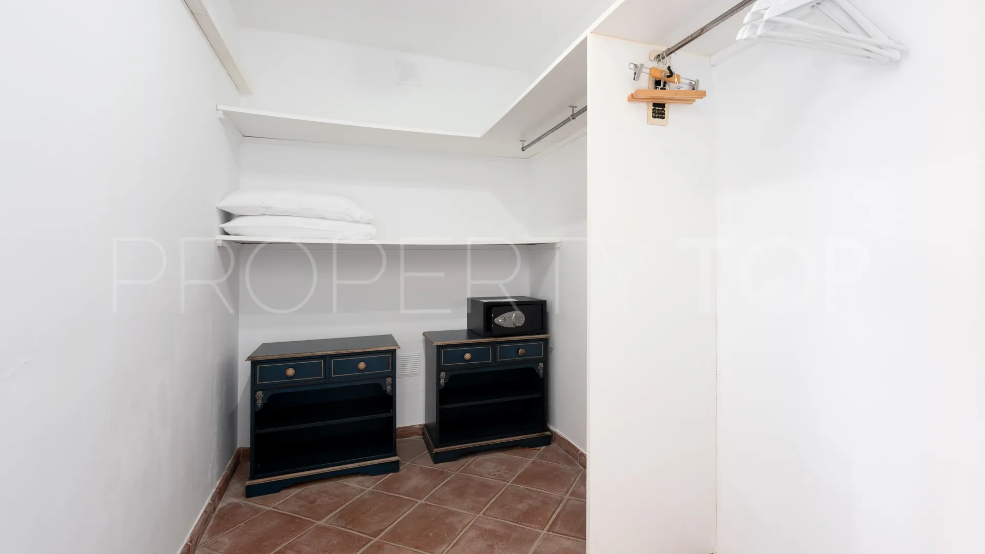 Comprar villa en El Madroñal con 7 dormitorios