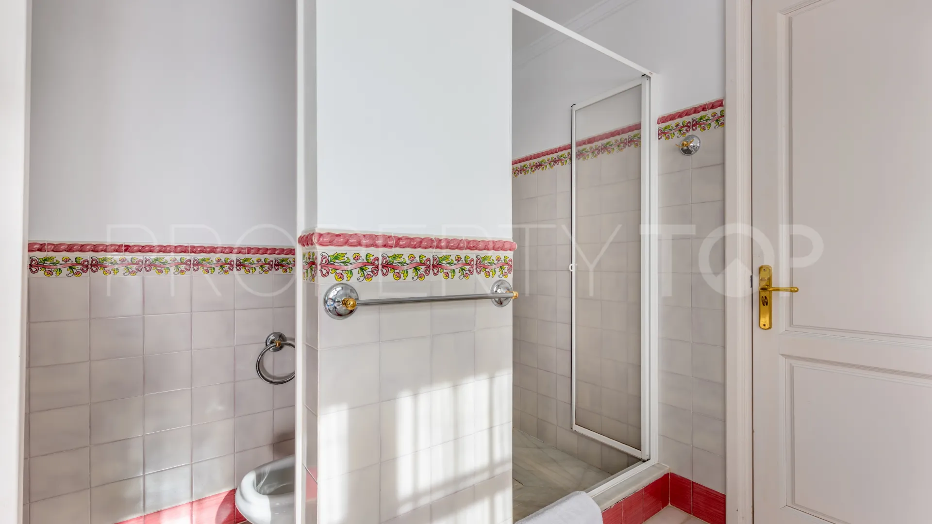 Comprar villa en El Madroñal con 7 dormitorios