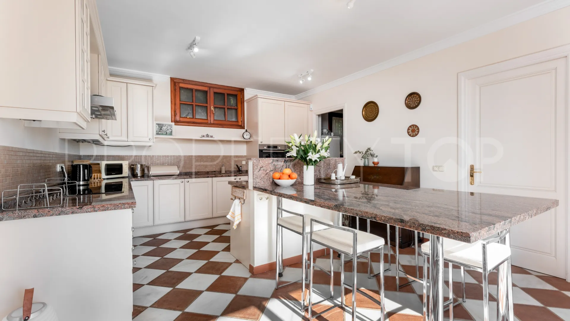 Comprar villa en El Madroñal con 7 dormitorios