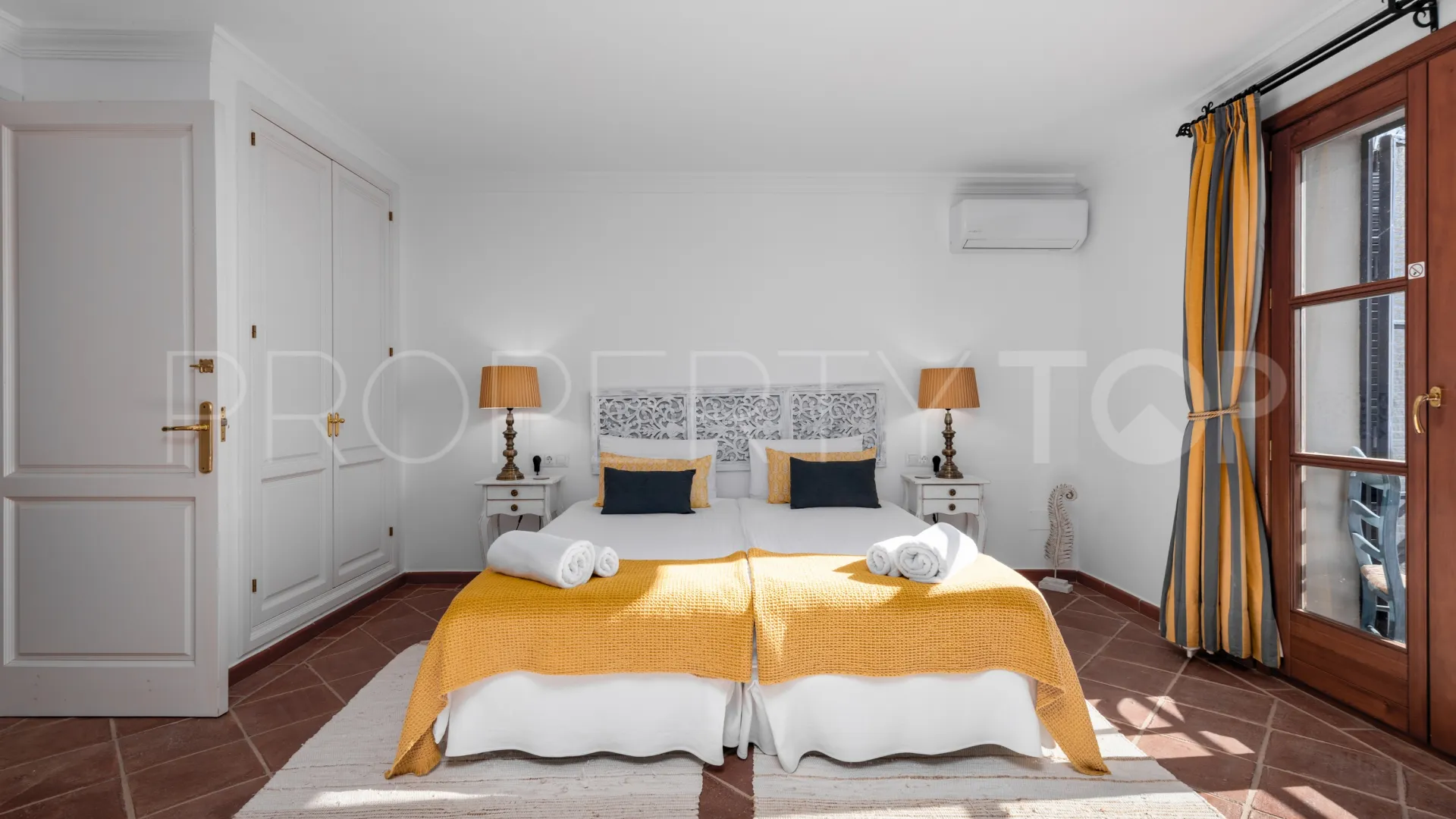 Comprar villa en El Madroñal con 7 dormitorios