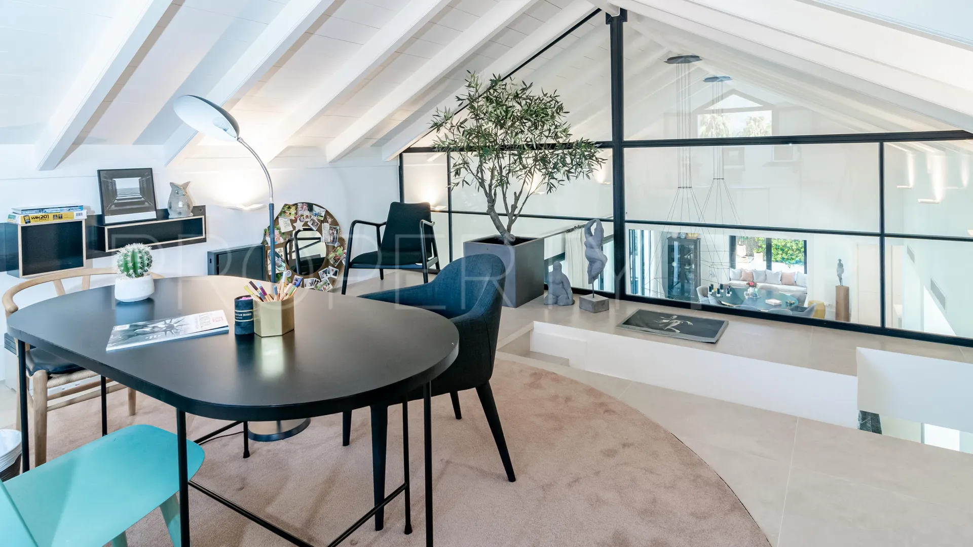 Villa for sale in Nueva Andalucia