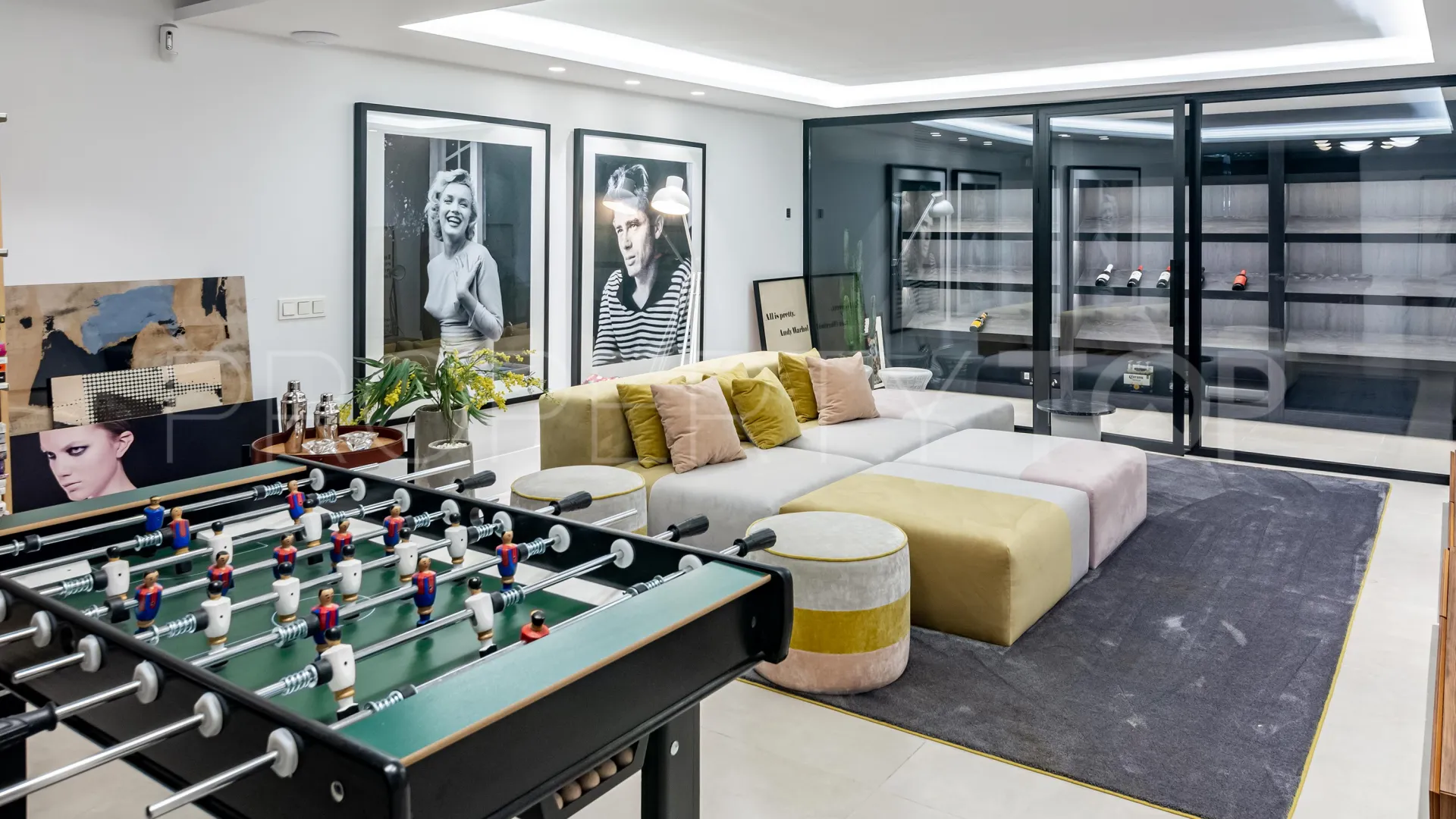 Villa for sale in Nueva Andalucia