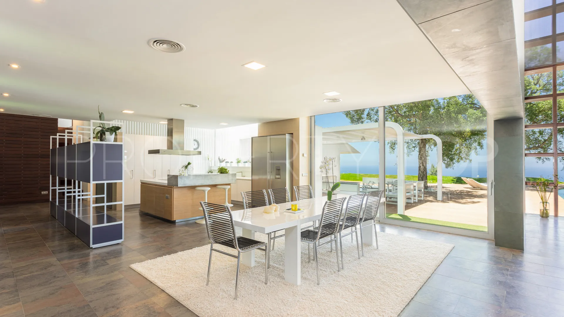 Comprar villa en Benalmadena con 5 dormitorios