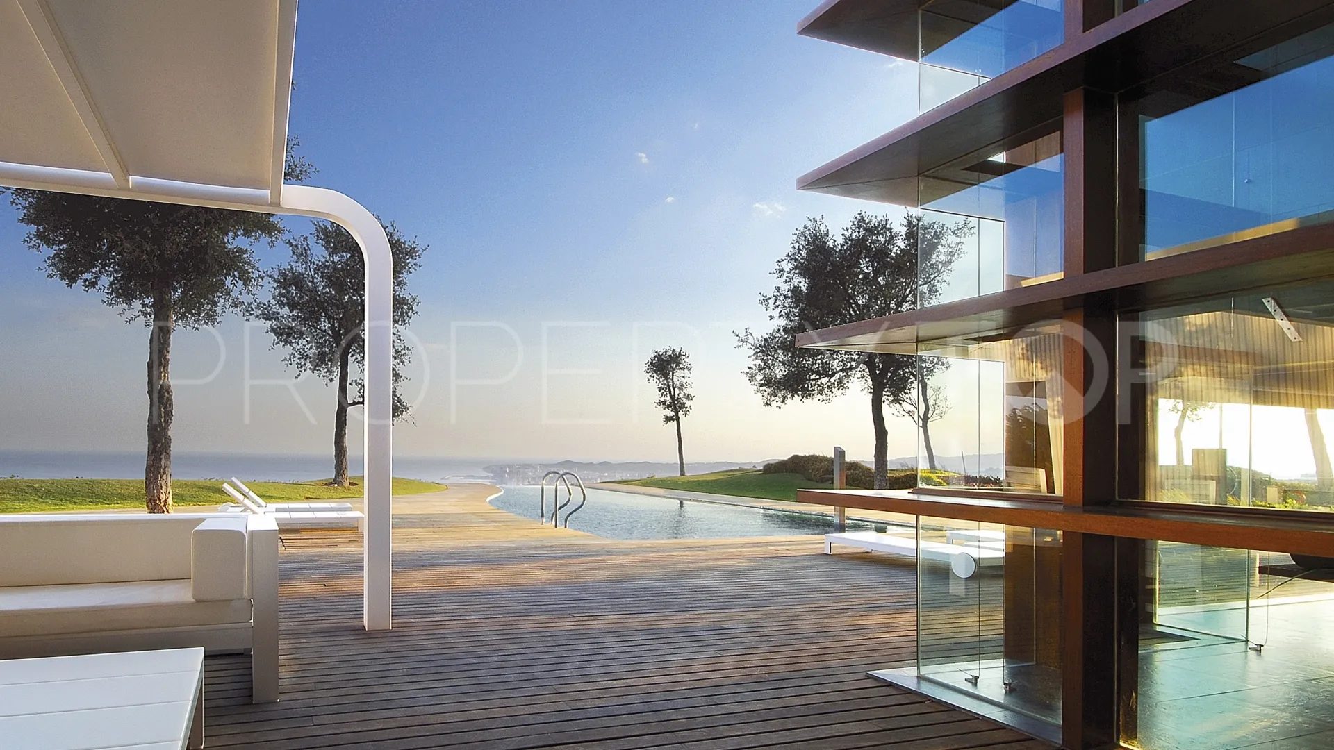 Comprar villa en Benalmadena con 5 dormitorios