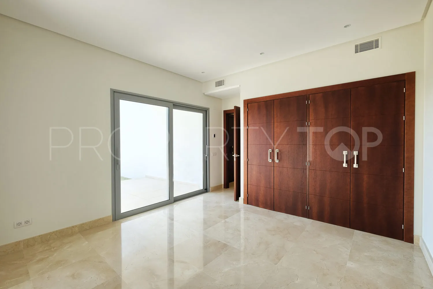 Puerto del Capitan, villa en venta