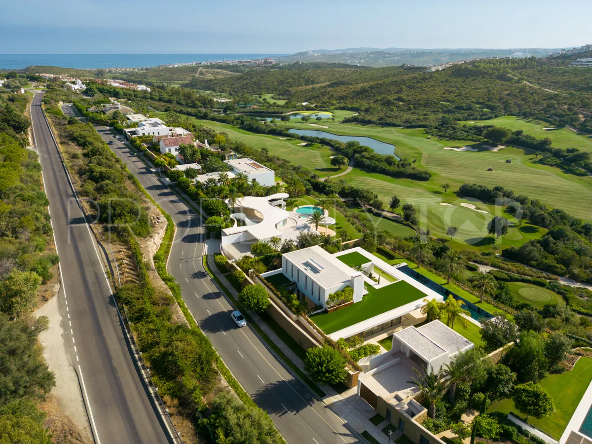 Villa for sale in Casares Golf