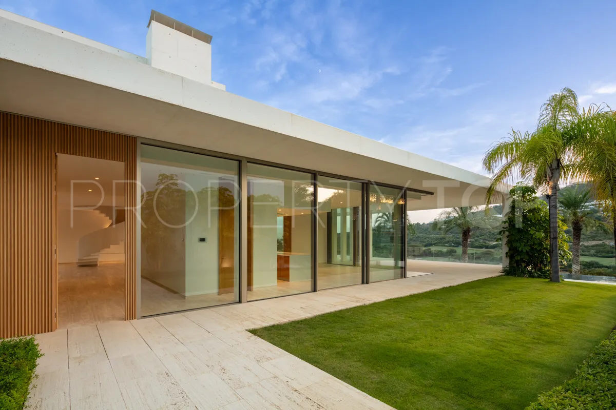 Villa for sale in Casares Golf