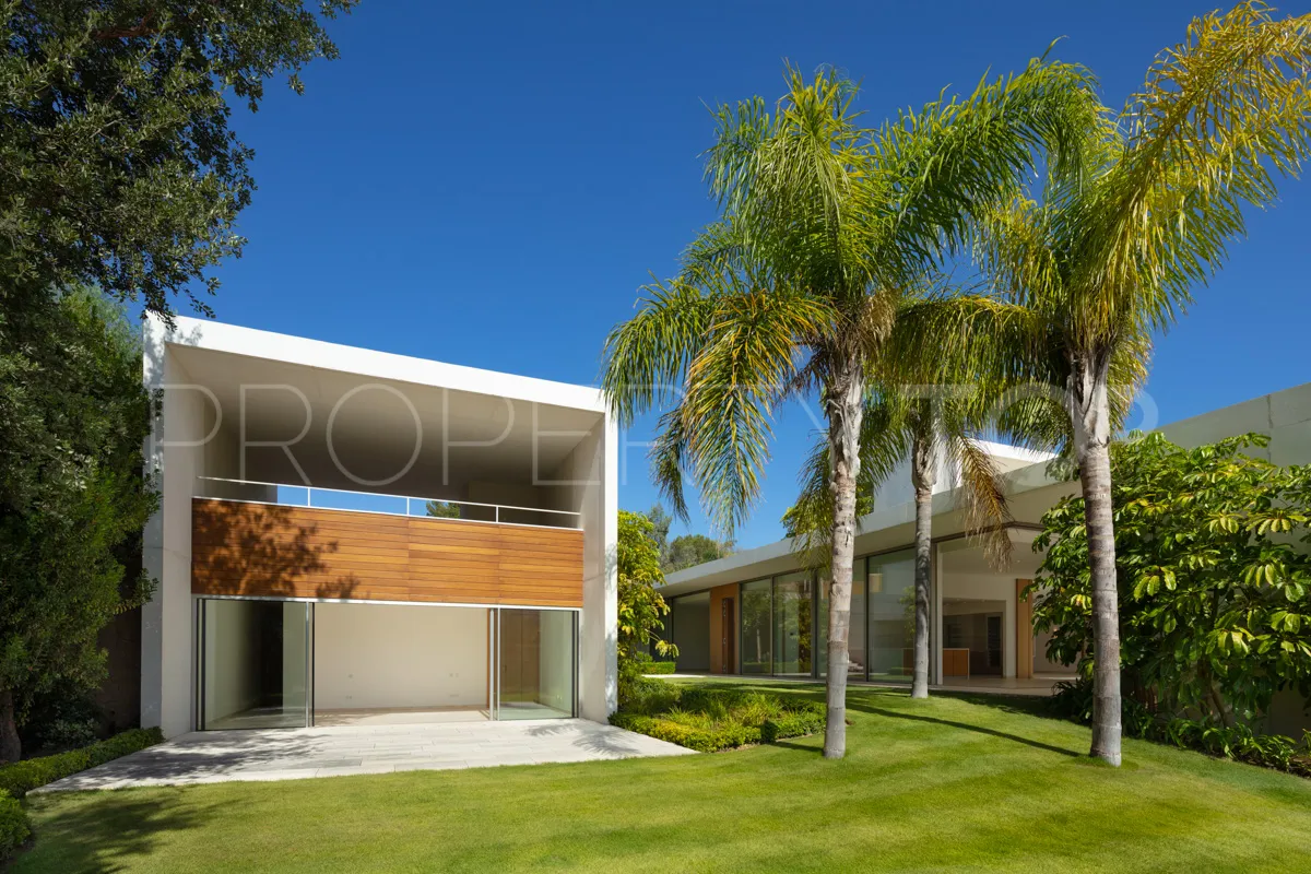 Villa for sale in Casares Golf