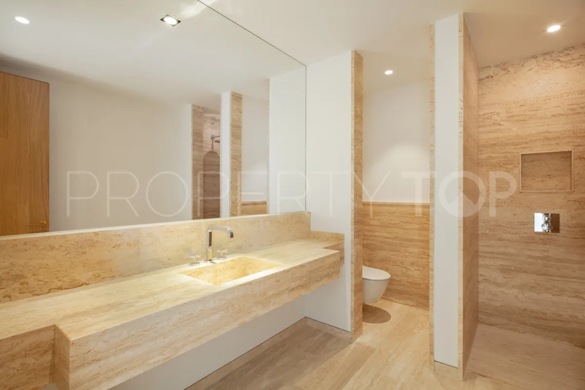 Villa for sale in Casares Golf