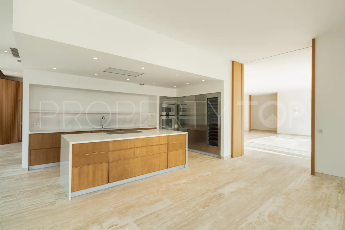 Villa for sale in Casares Golf