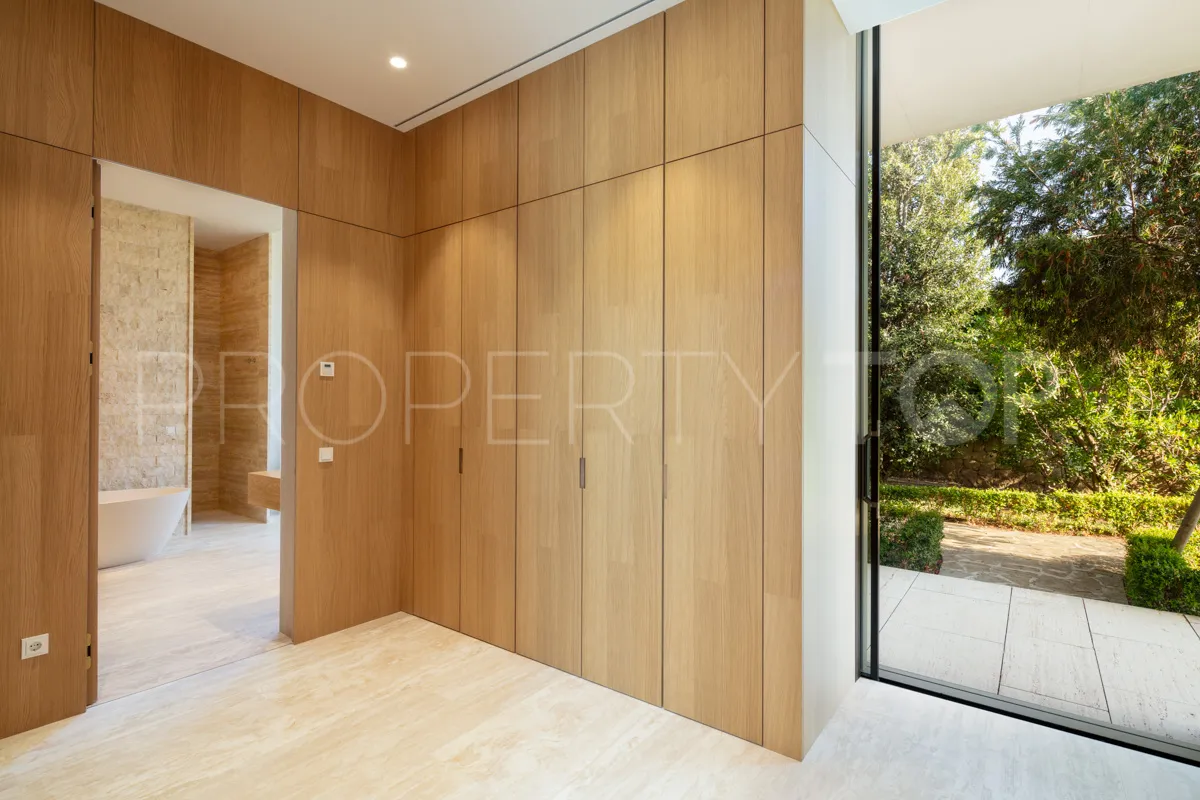 Villa for sale in Casares Golf