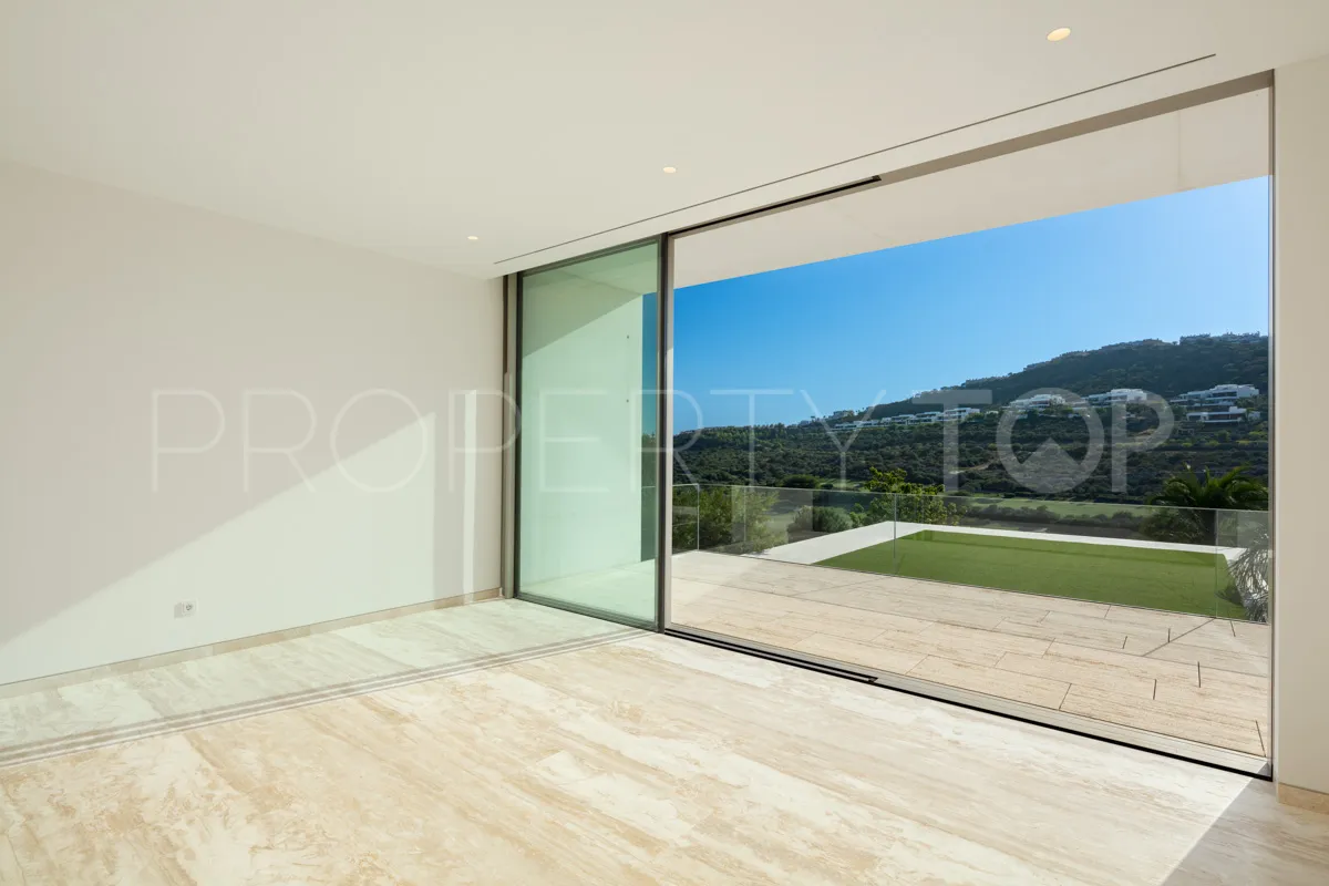 Villa for sale in Casares Golf