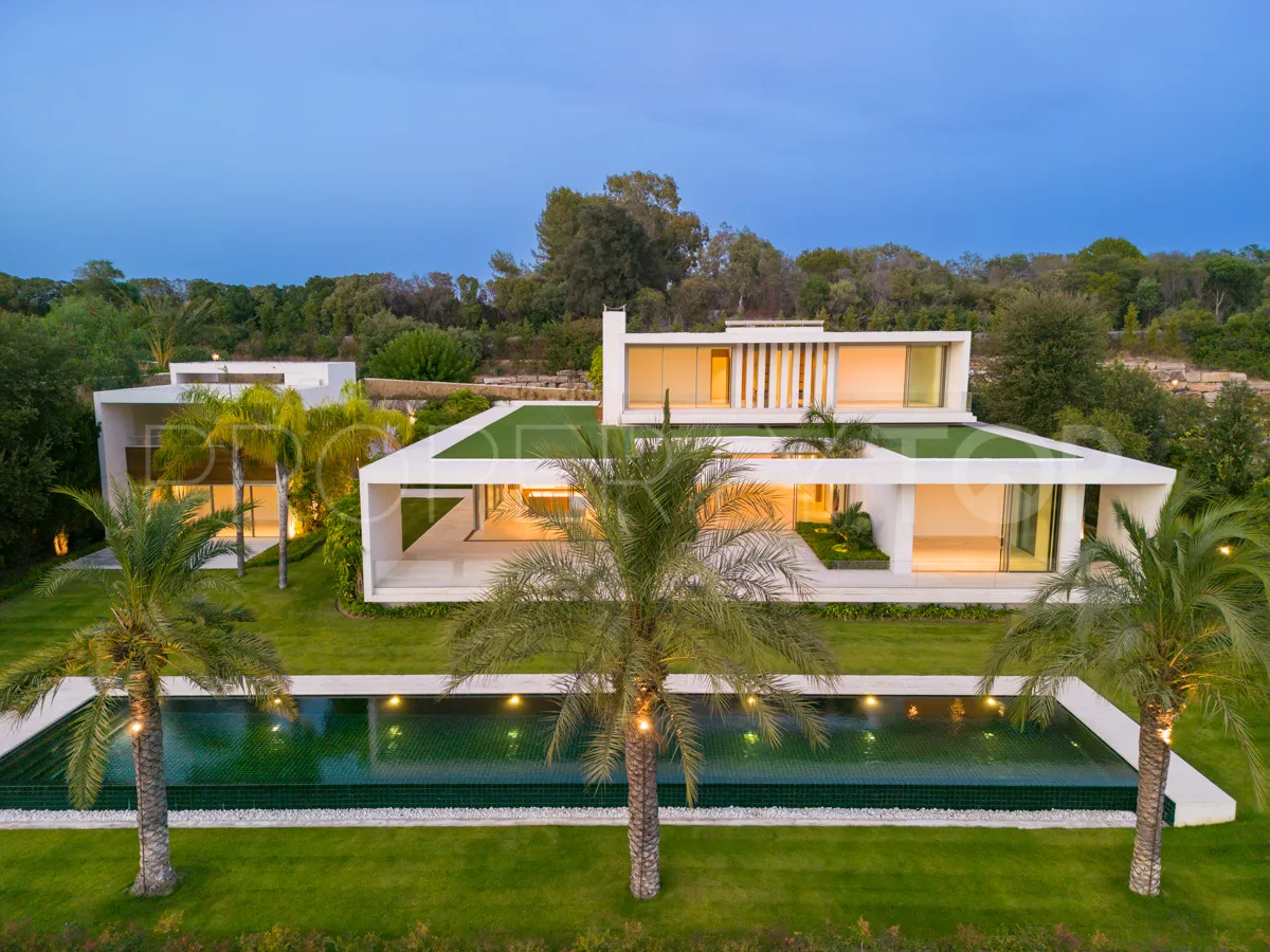 Villa for sale in Casares Golf