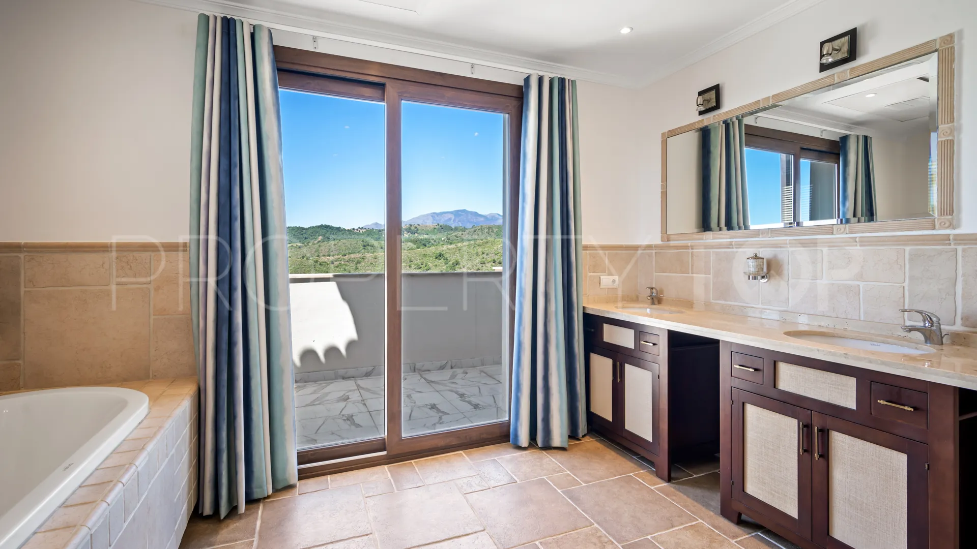 Villa en venta con 6 dormitorios en Monte Mayor