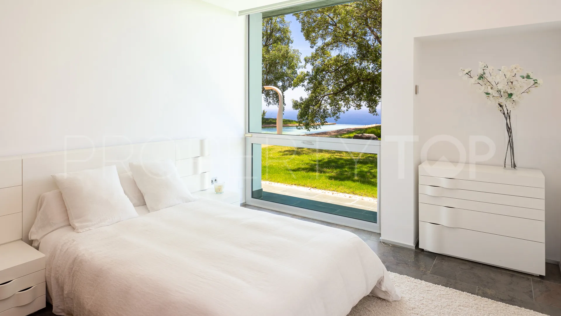 Villa en venta en Benalmadena