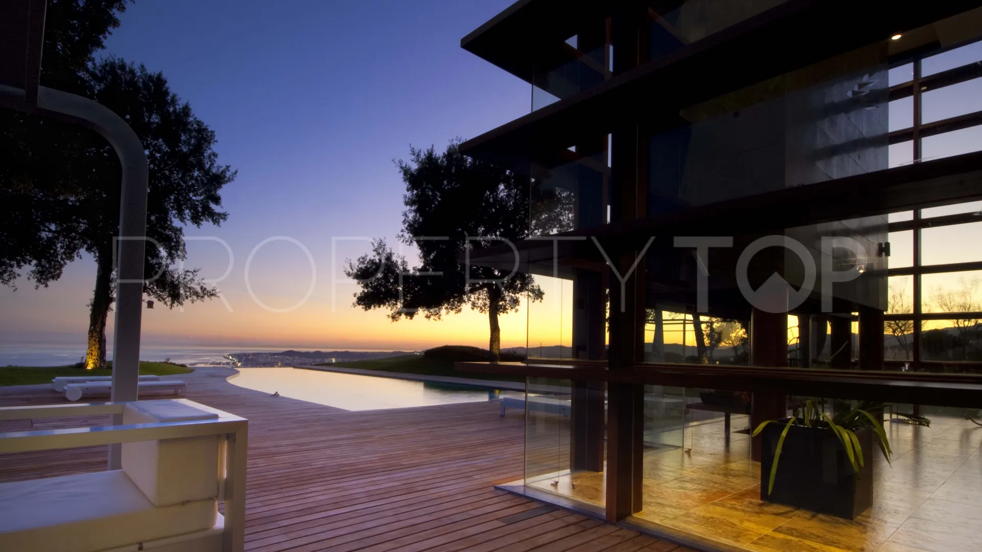 Villa en venta en Benalmadena