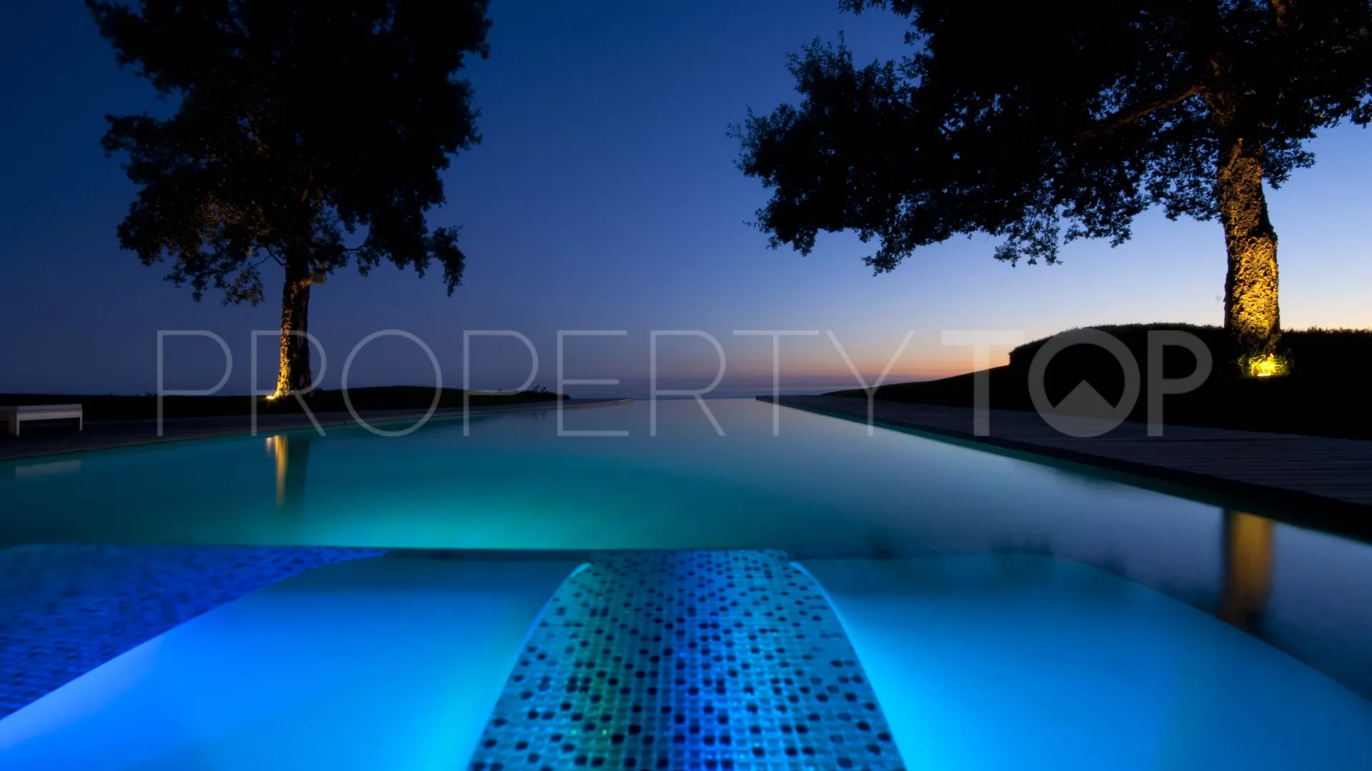 Villa en venta en Benalmadena