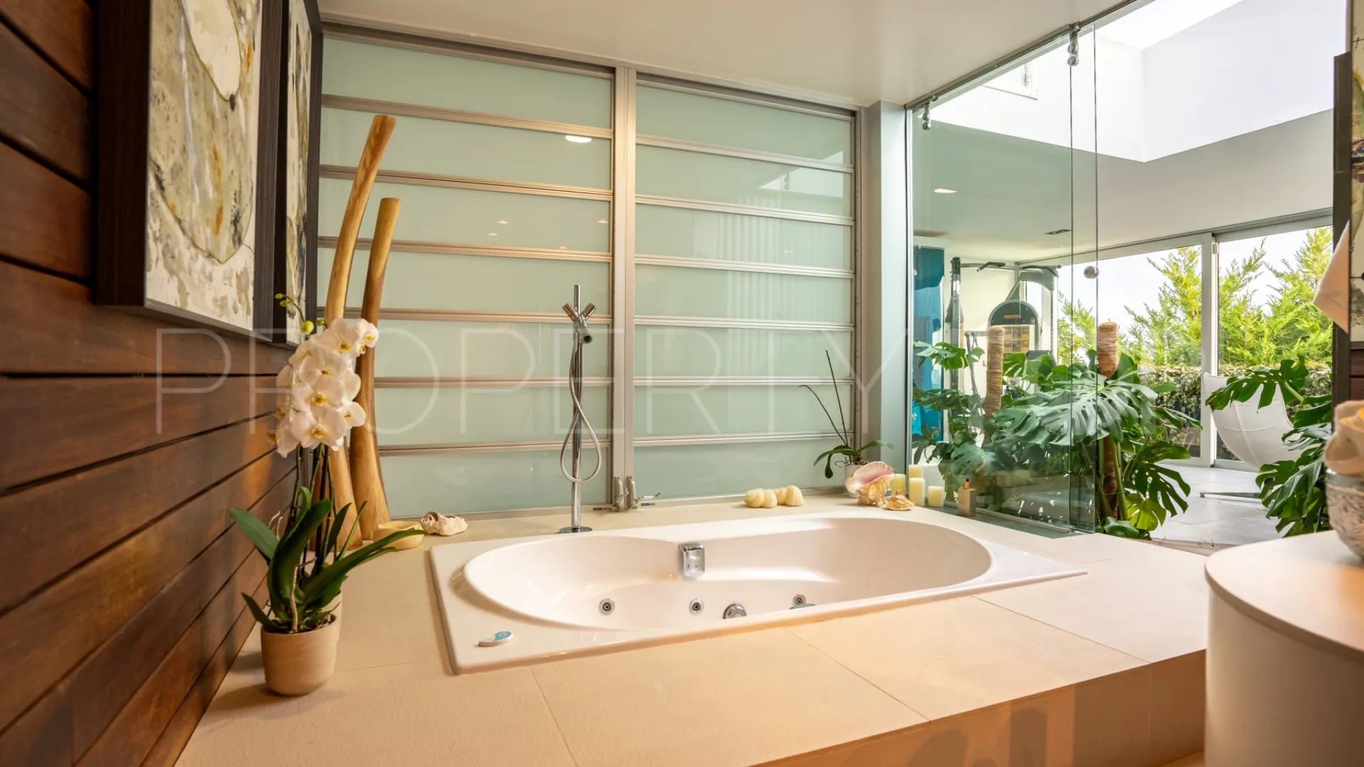 Villa en venta en Benalmadena