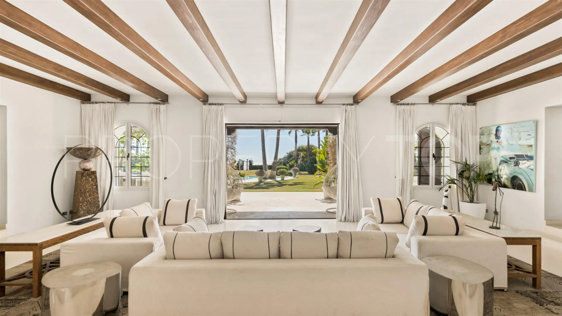 Se vende villa en El Paraiso con 8 dormitorios