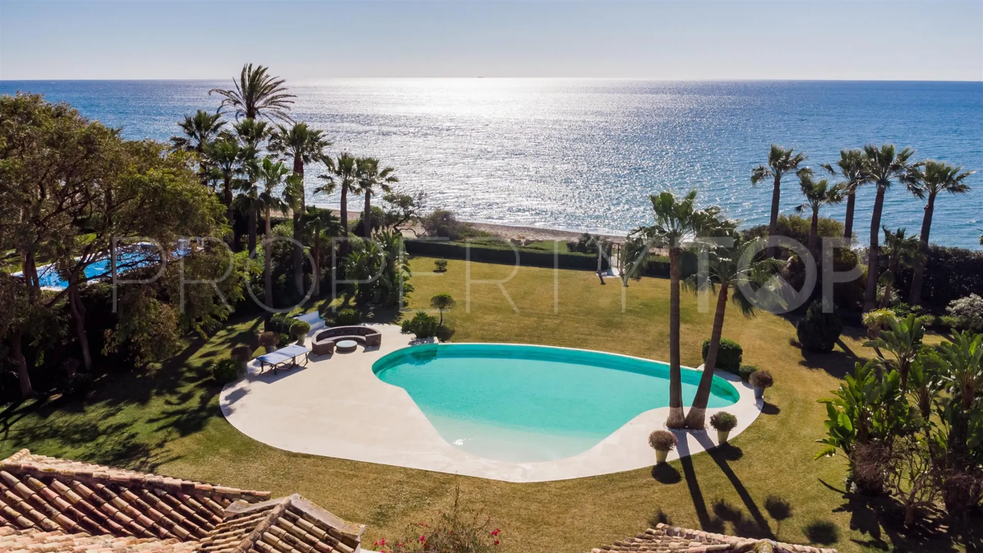 Se vende villa en El Paraiso con 8 dormitorios