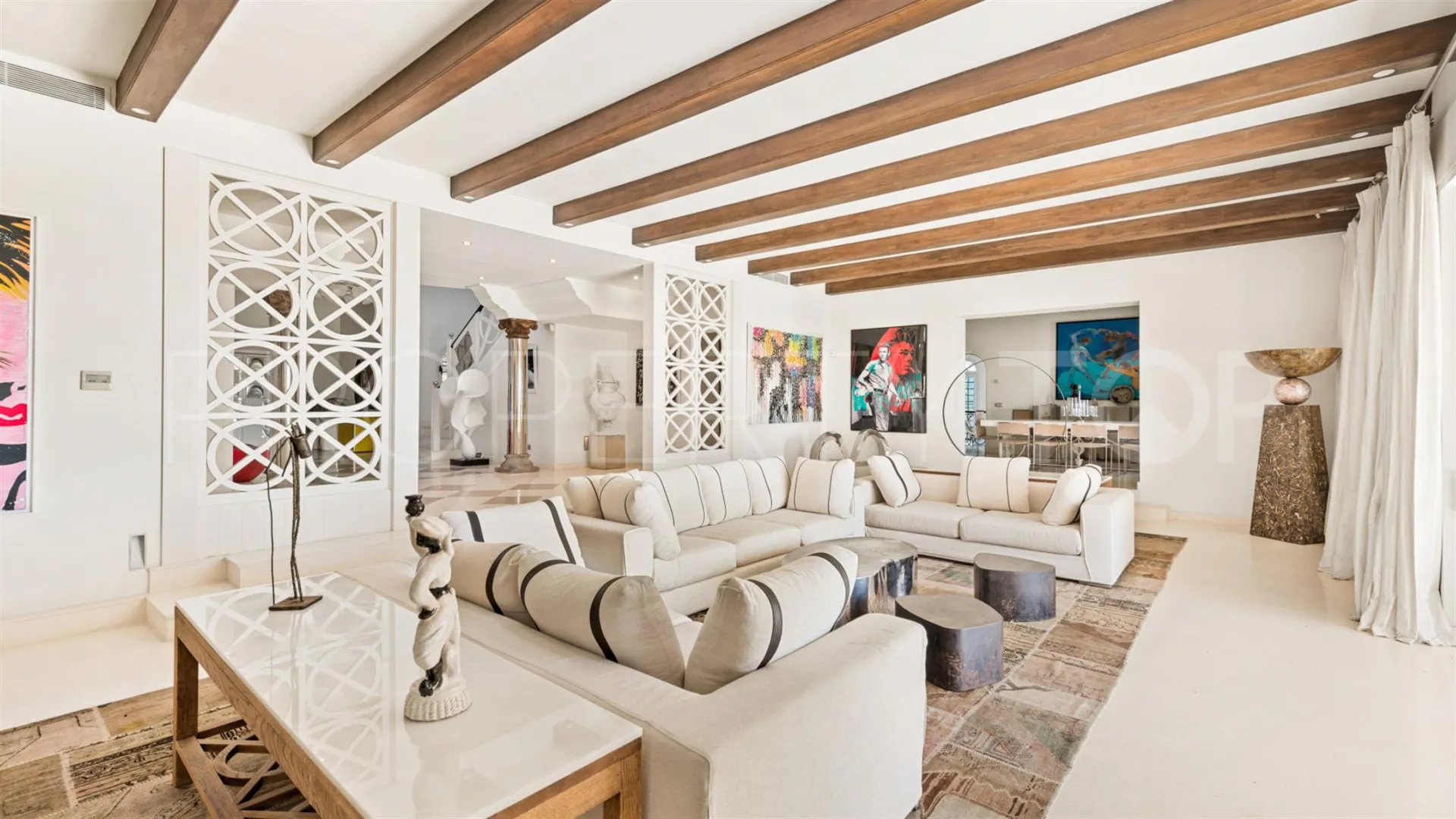 Se vende villa en El Paraiso con 8 dormitorios
