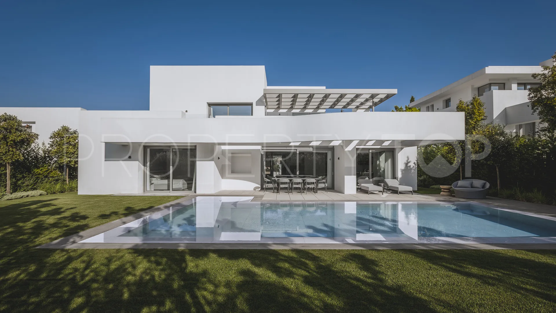 Villa a la venta de 5 dormitorios en El Paraiso