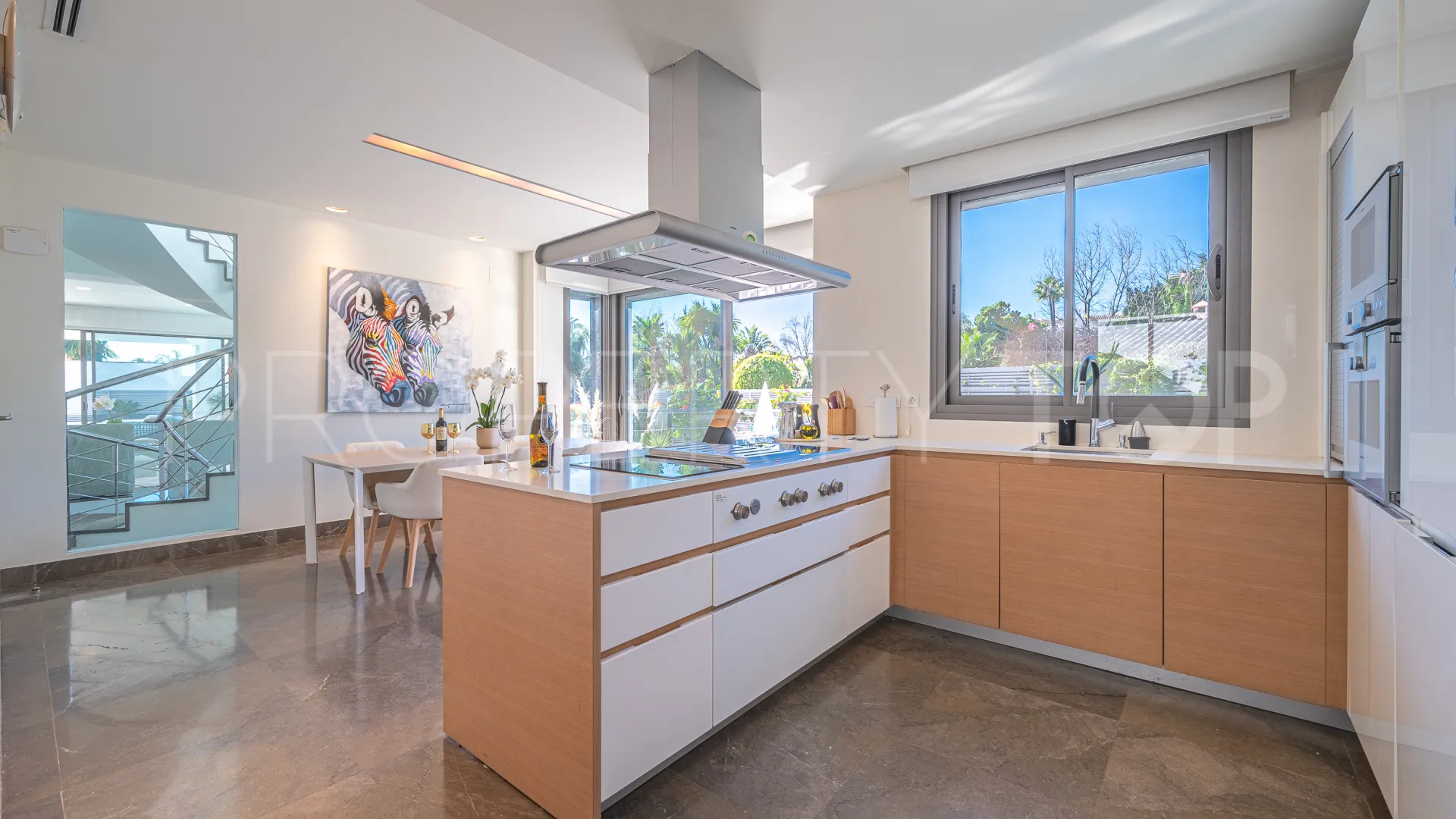 For sale villa with 4 bedrooms in Marbella Montaña