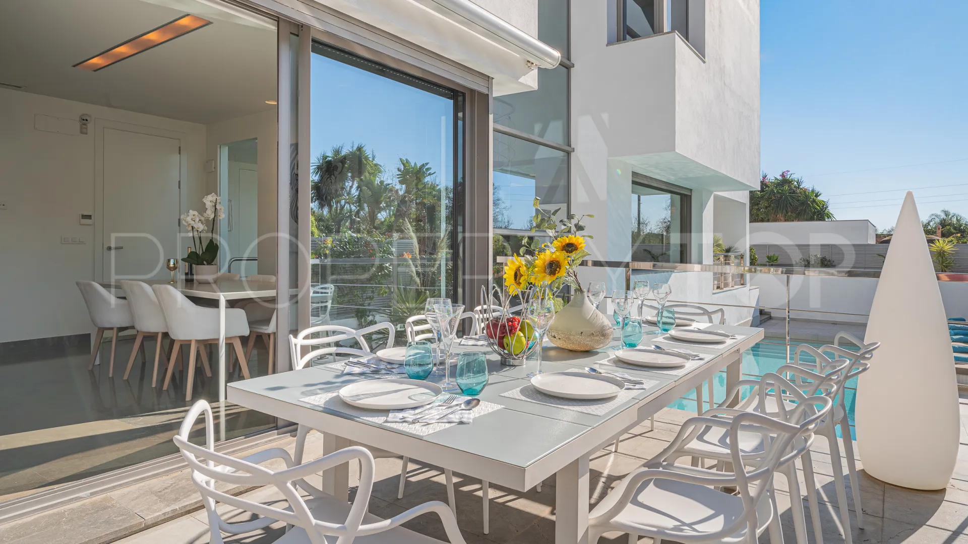 For sale villa with 4 bedrooms in Marbella Montaña