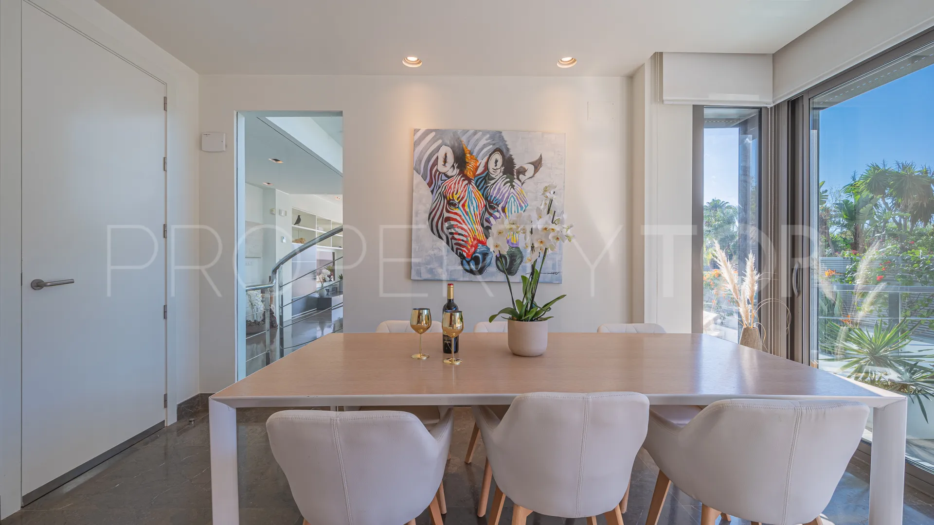 For sale villa with 4 bedrooms in Marbella Montaña