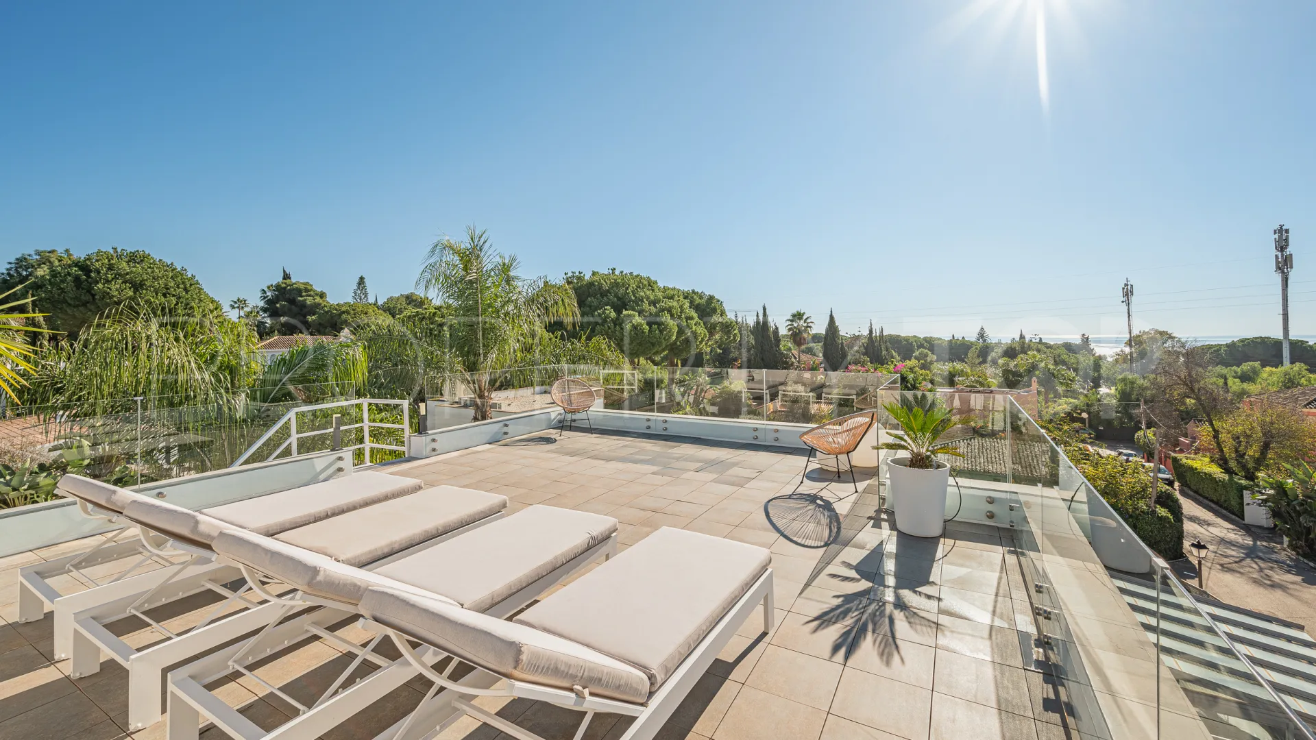 For sale villa with 4 bedrooms in Marbella Montaña