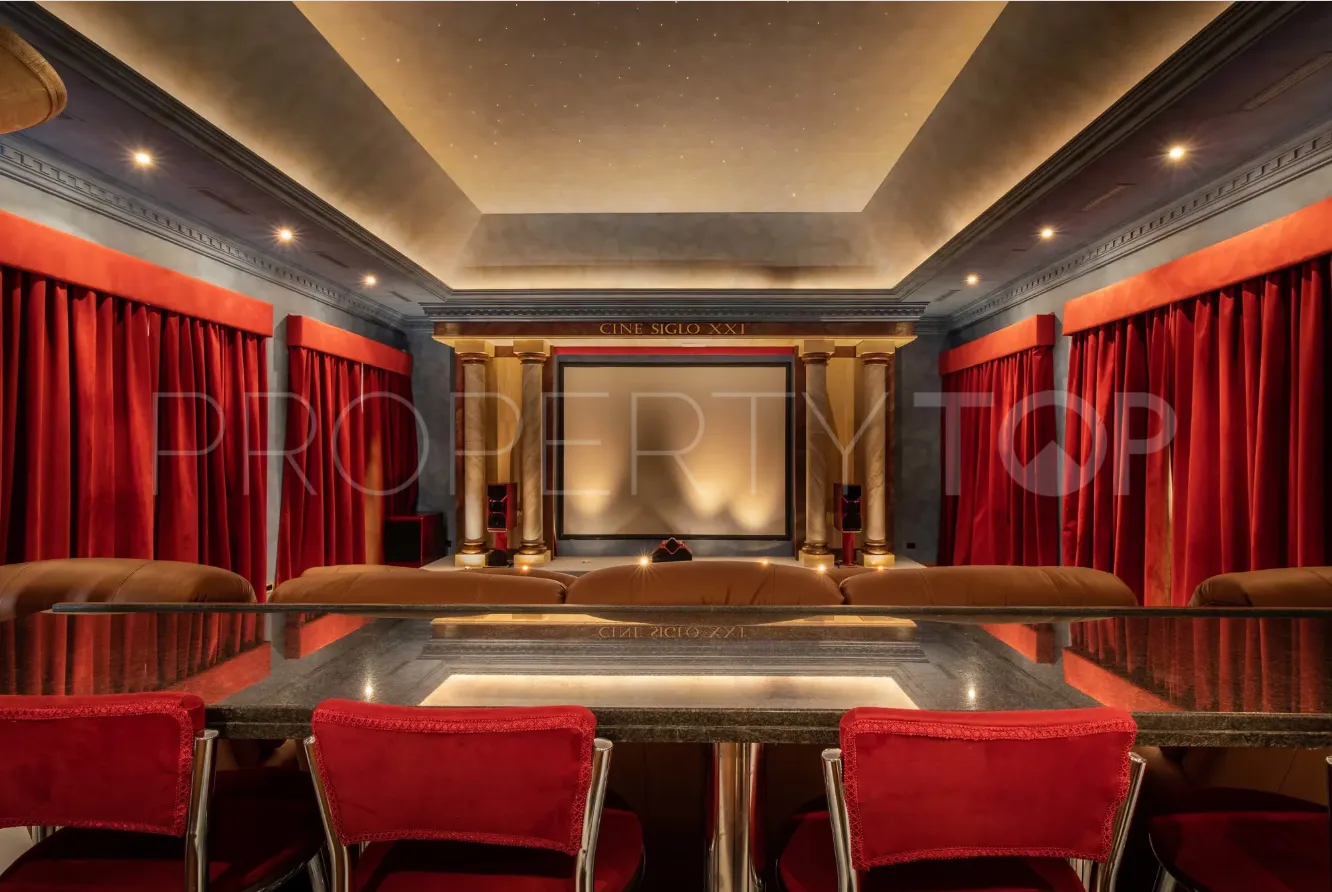 Buy villa in La Zagaleta