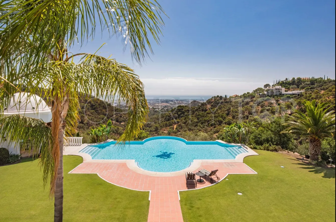 Buy villa in La Zagaleta