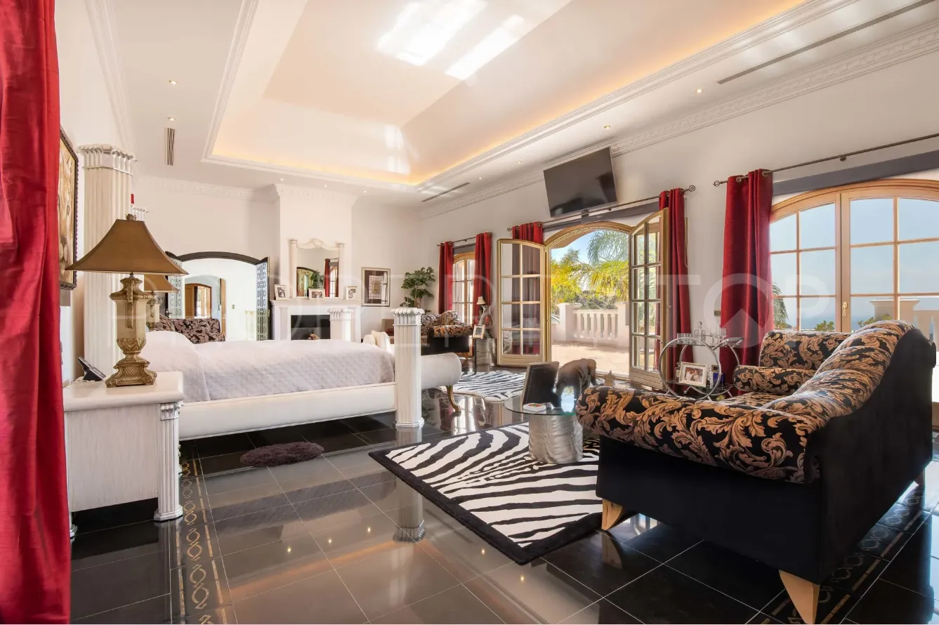 Buy villa in La Zagaleta
