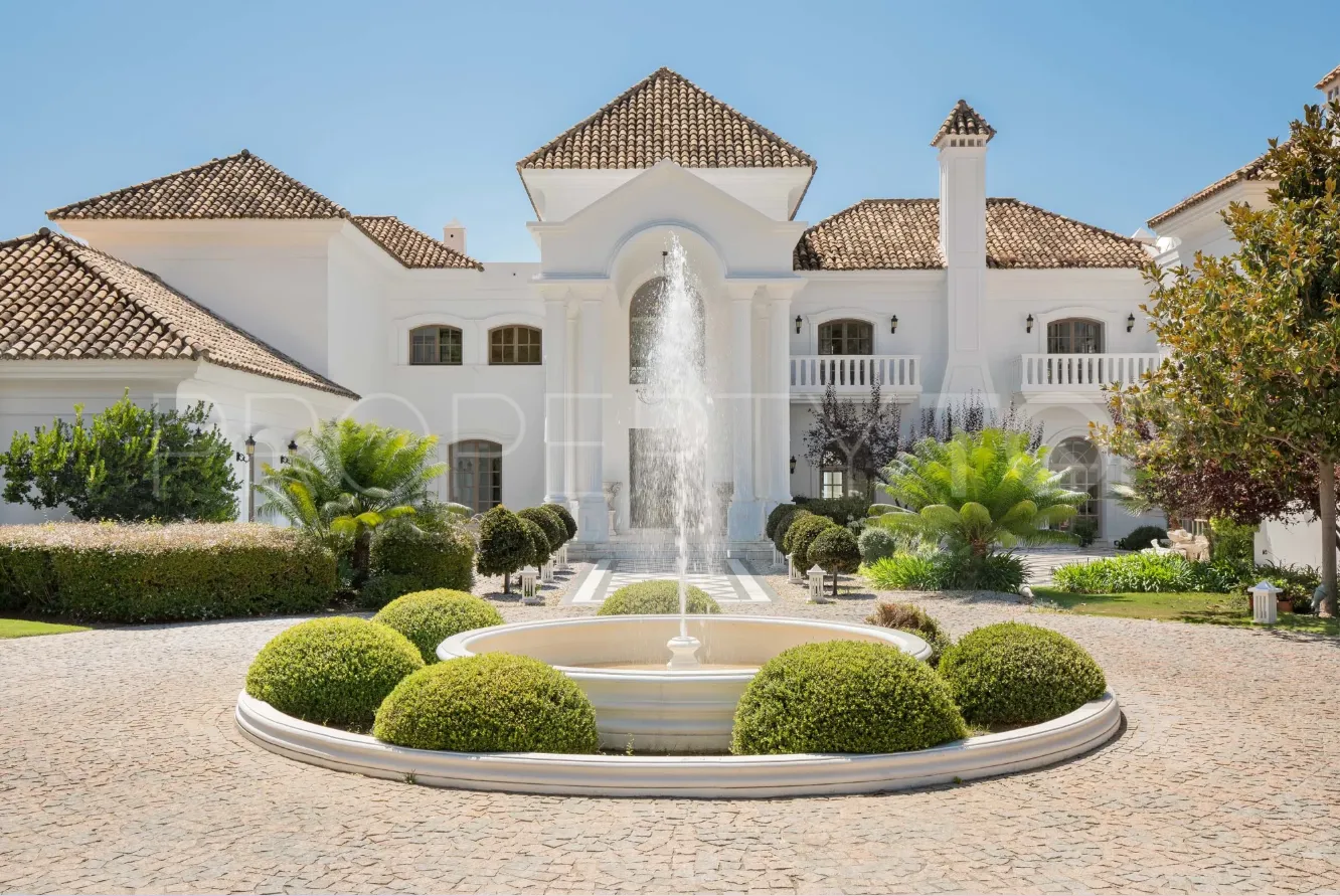 Buy villa in La Zagaleta