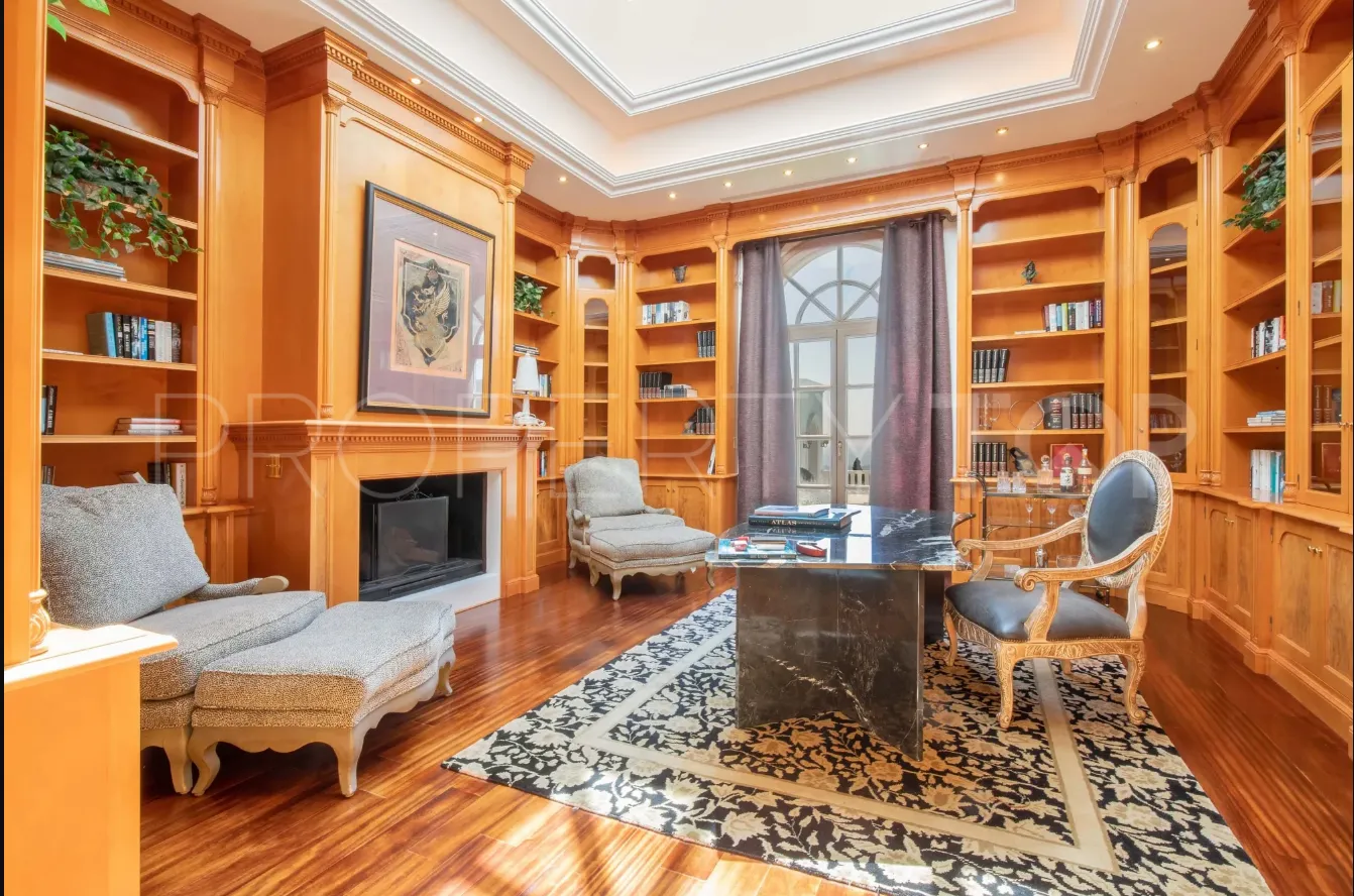 Buy villa in La Zagaleta