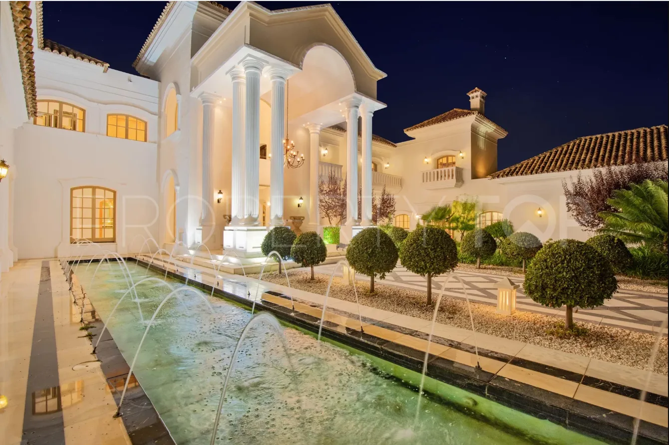Buy villa in La Zagaleta