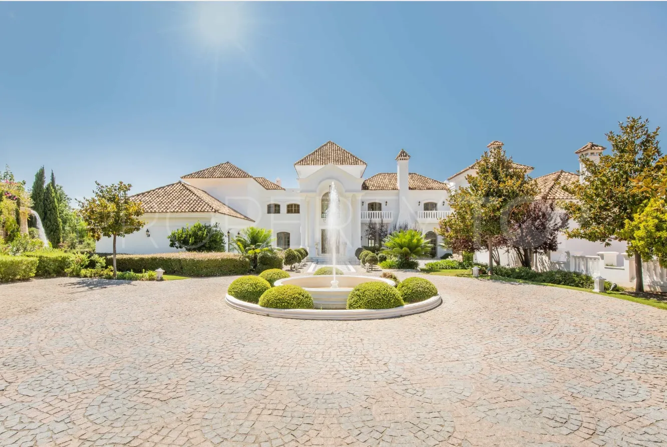Buy villa in La Zagaleta