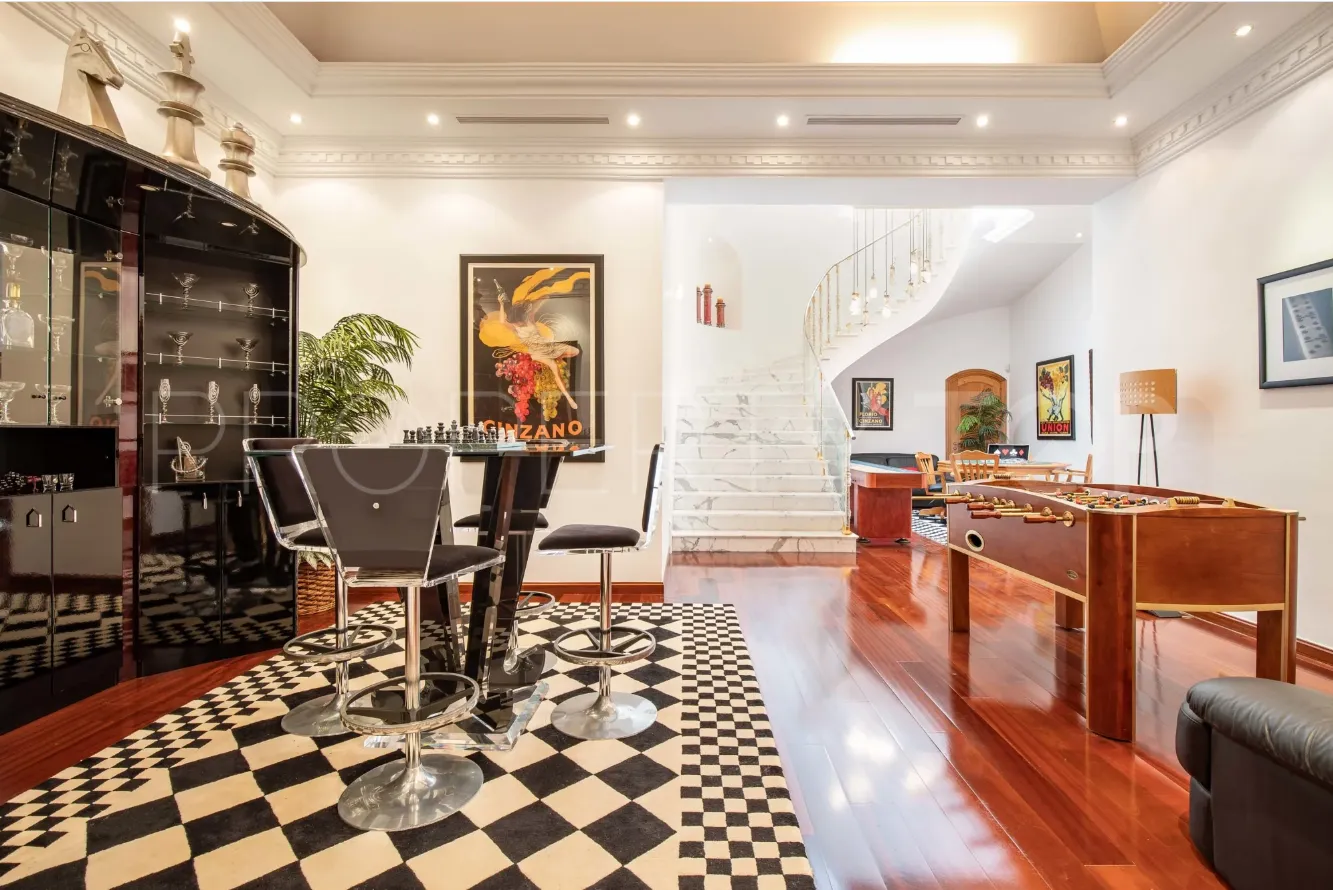 Buy villa in La Zagaleta