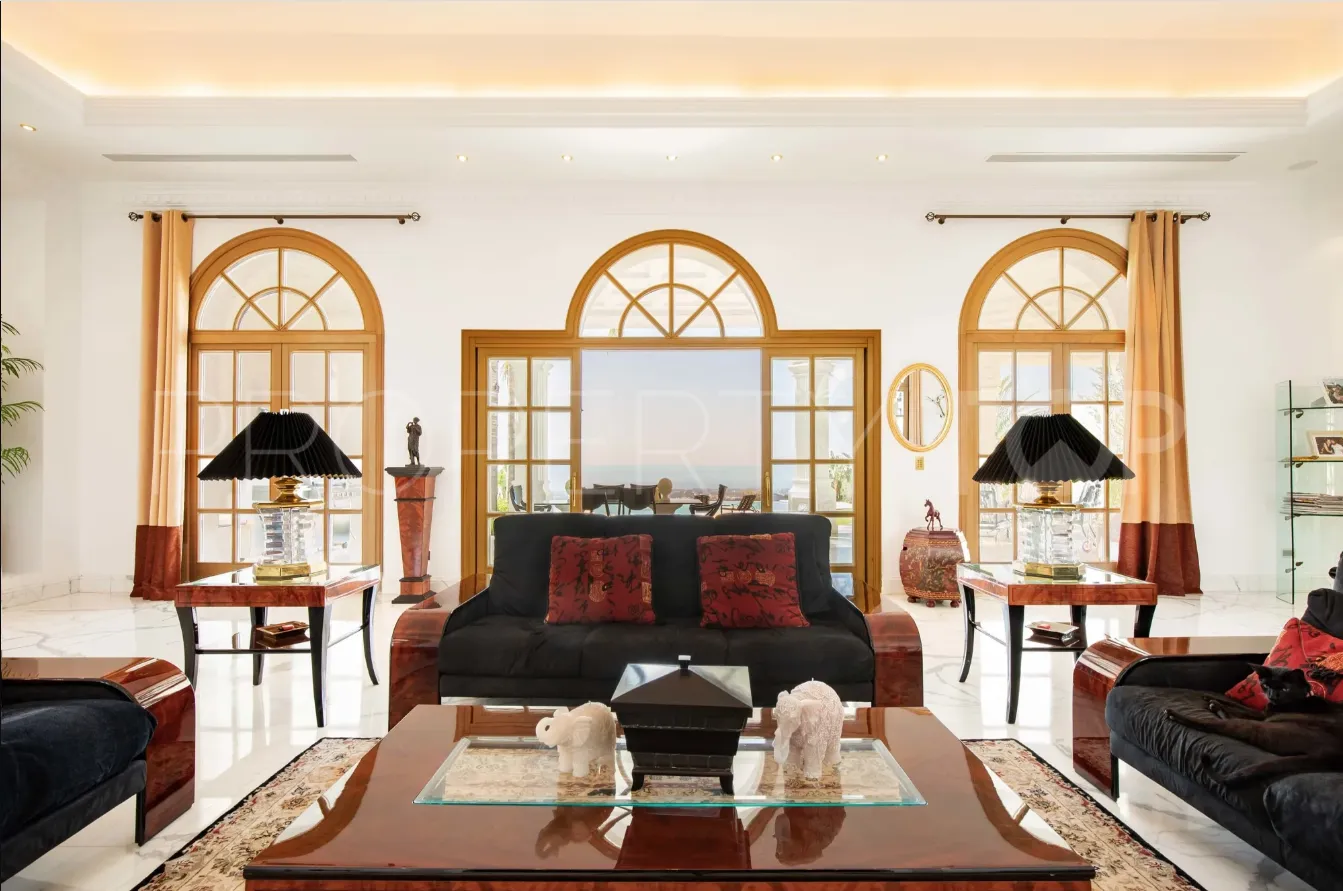 Buy villa in La Zagaleta