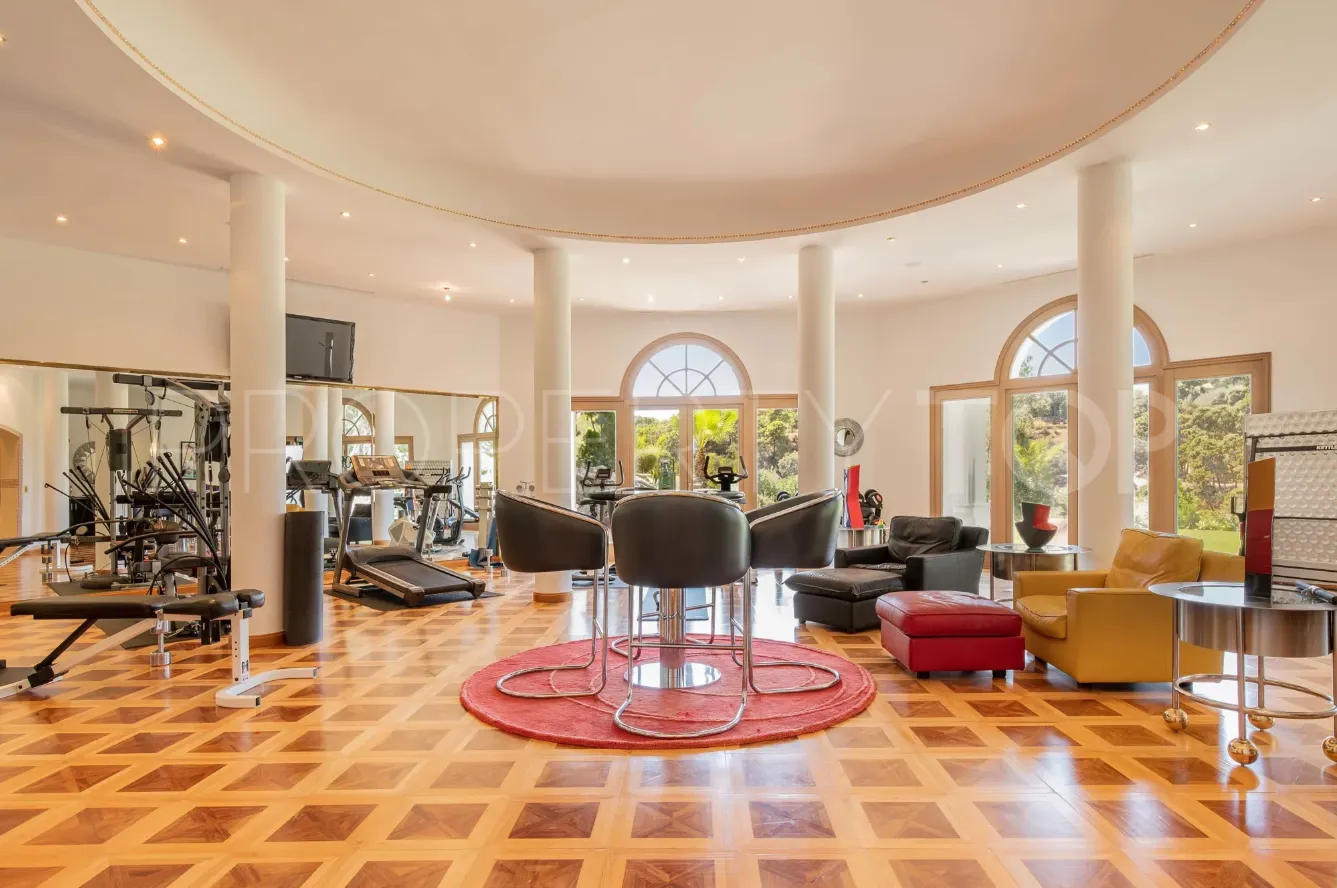 Buy villa in La Zagaleta