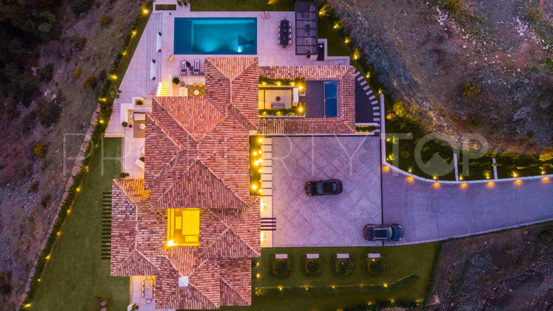 Villa en venta de 5 dormitorios en Benahavis