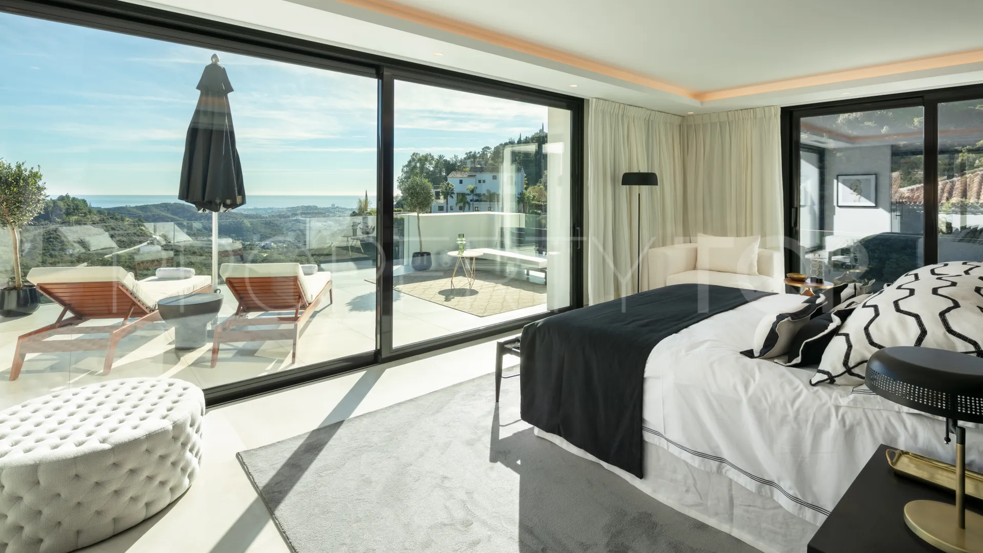 Villa en venta de 5 dormitorios en Benahavis