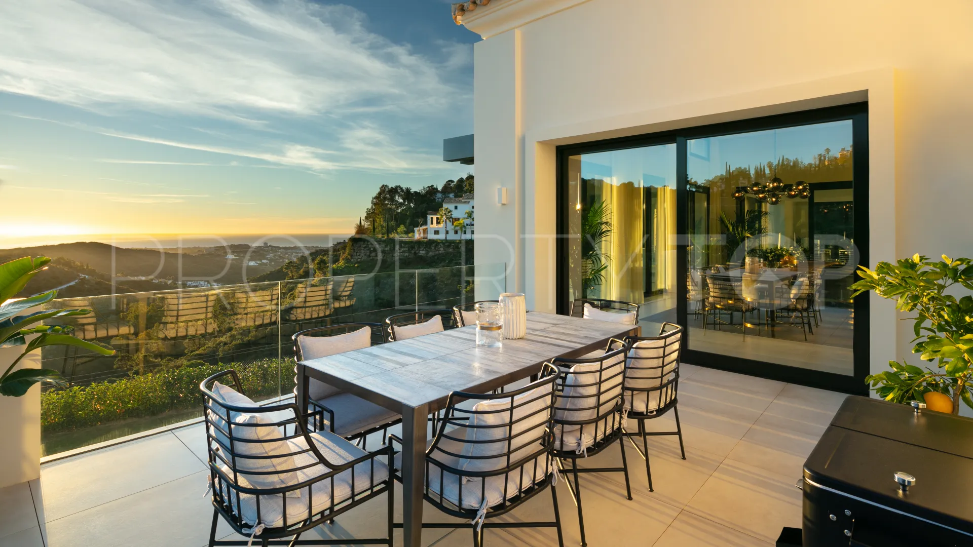 Villa en venta de 5 dormitorios en Benahavis