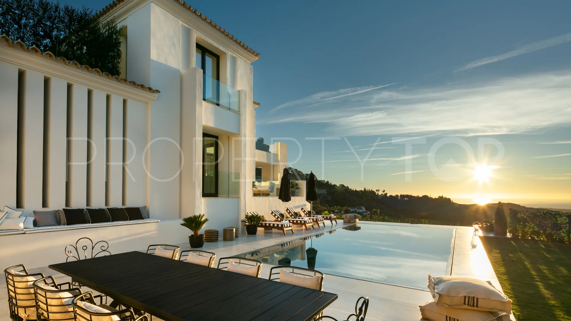Villa en venta de 5 dormitorios en Benahavis