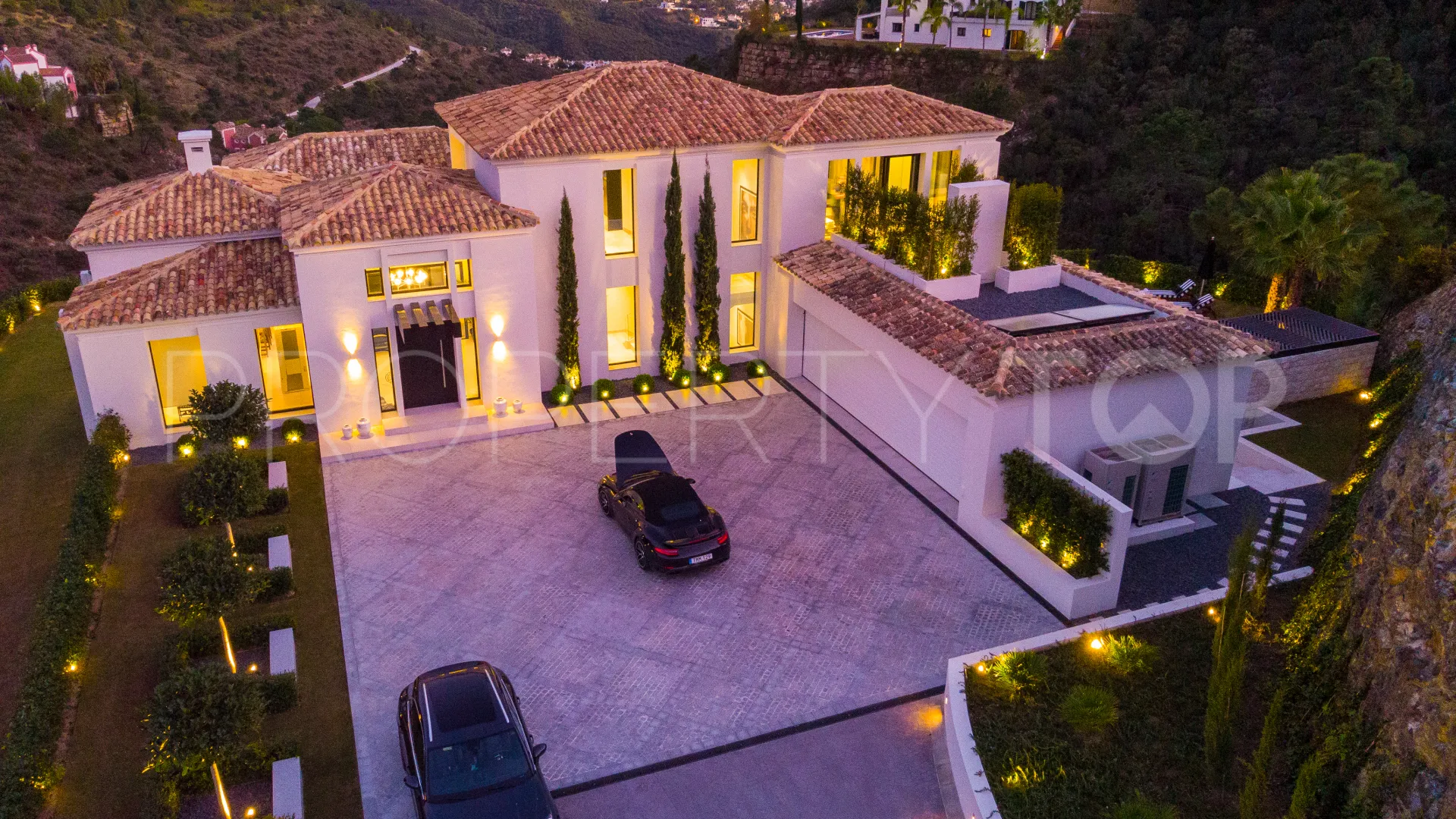 Villa en venta de 5 dormitorios en Benahavis