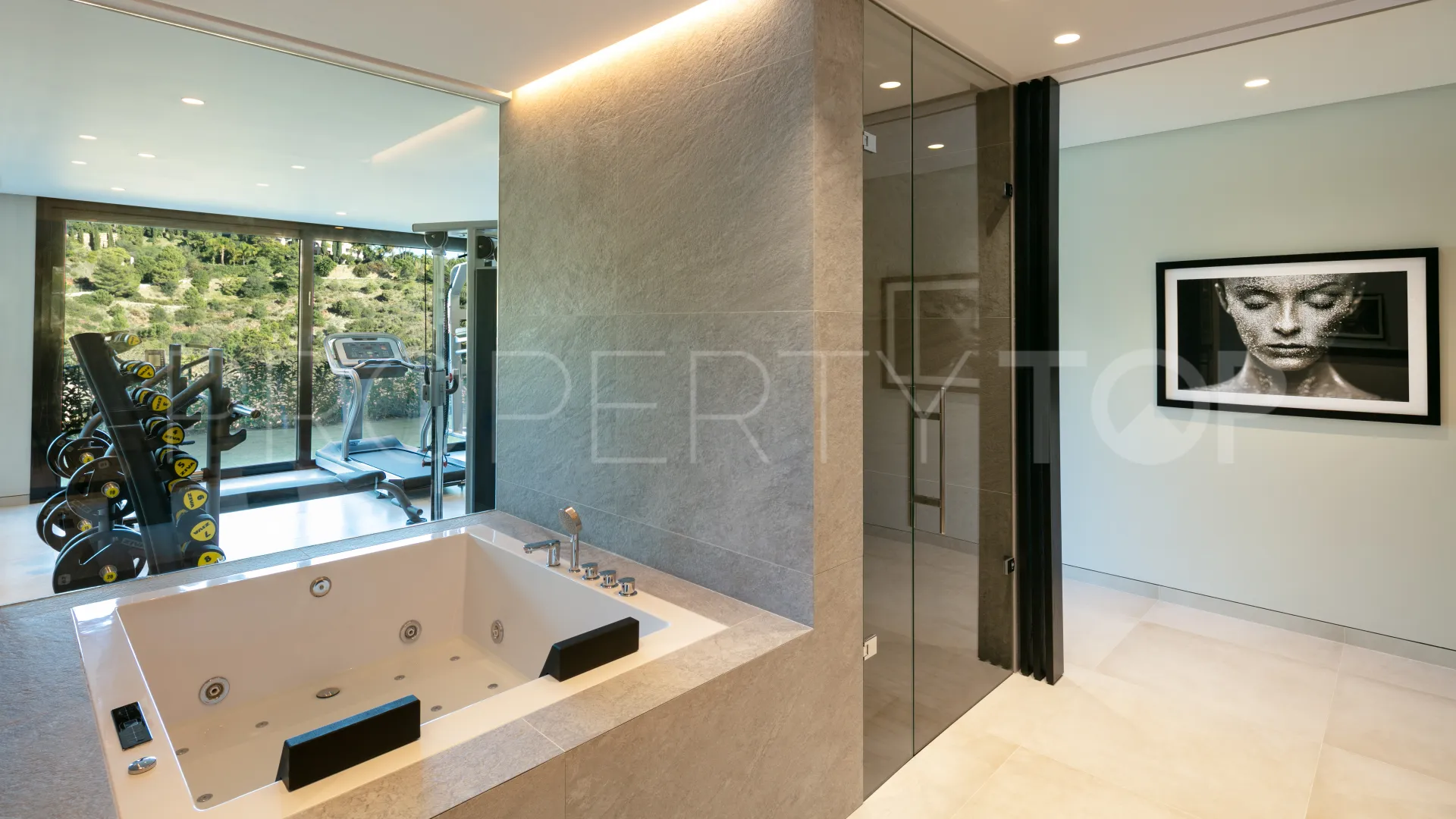 Villa en venta de 5 dormitorios en Benahavis