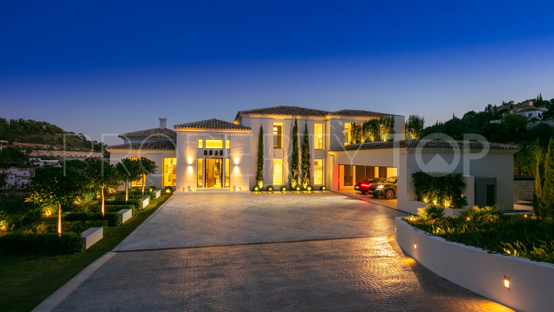 Villa en venta de 5 dormitorios en Benahavis
