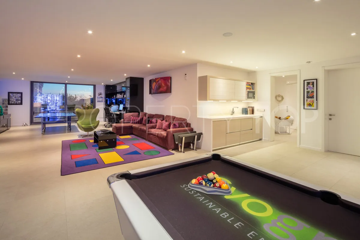 Comprar villa de 7 dormitorios en Benahavis