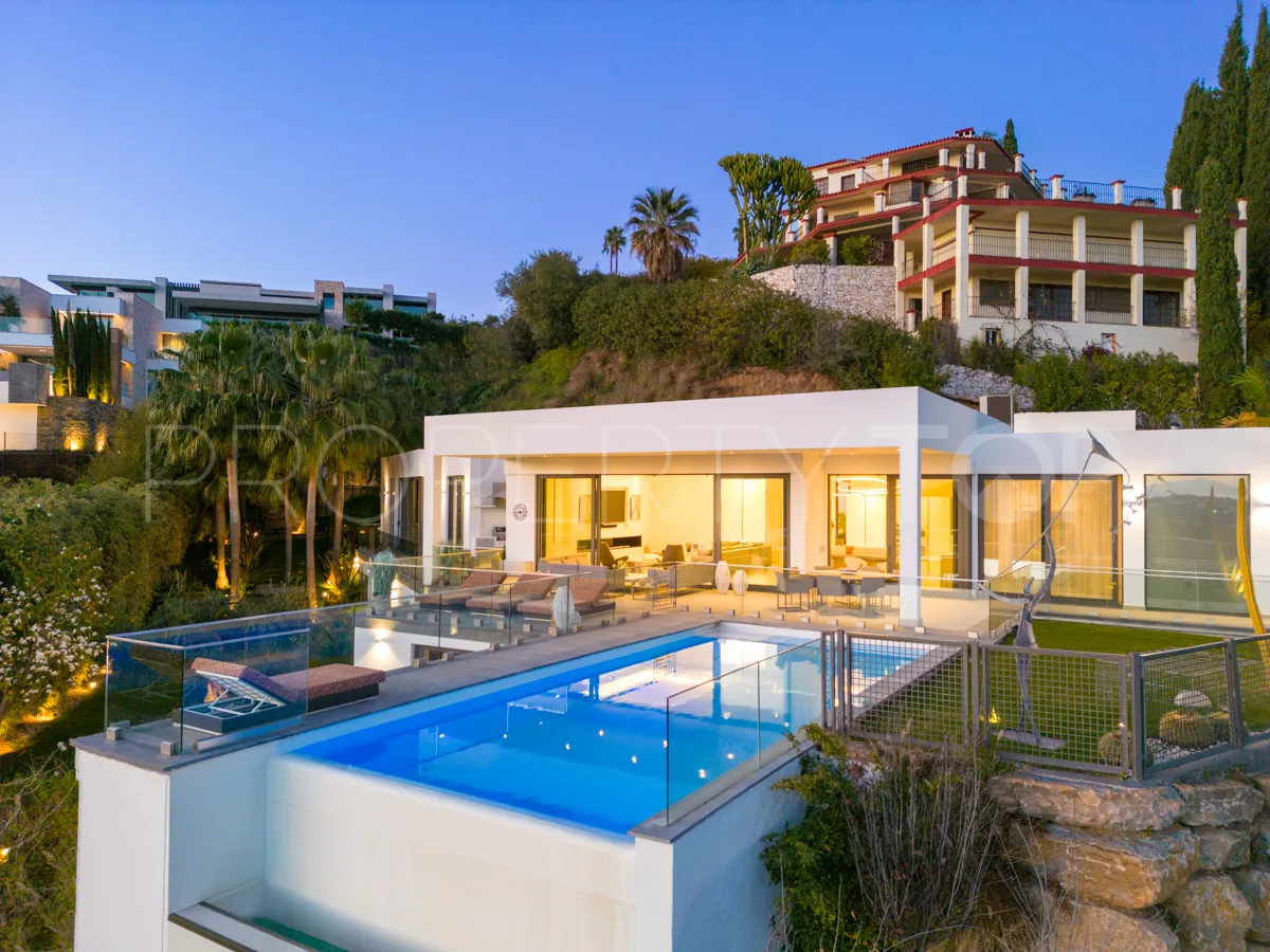 Comprar villa de 7 dormitorios en Benahavis