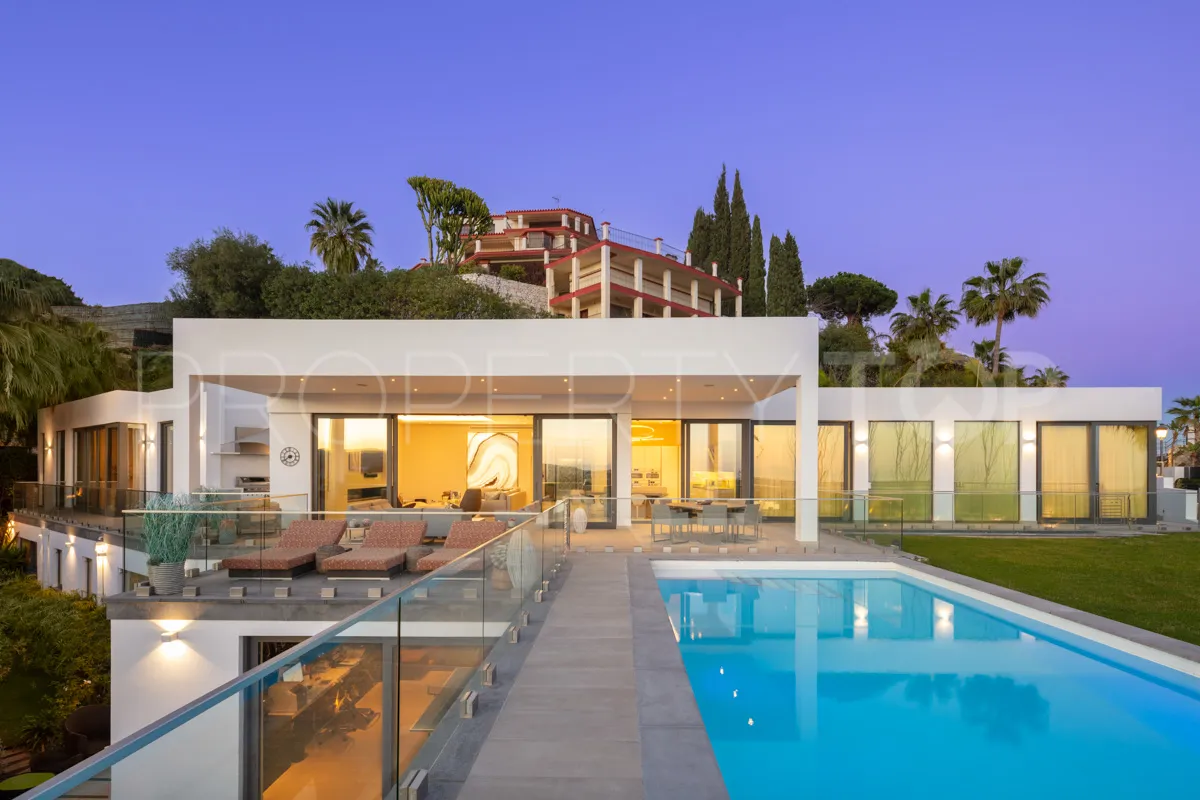 Comprar villa de 7 dormitorios en Benahavis